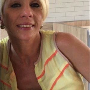 Meet your Posher, Dana